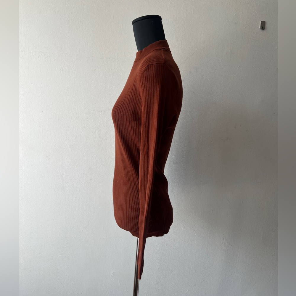 Rust Ribbed Knit Sweater - Picture 4 of 8